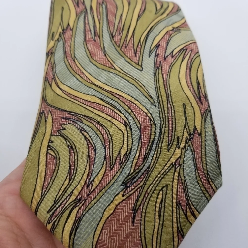 Jhane Barnes beautiful silk